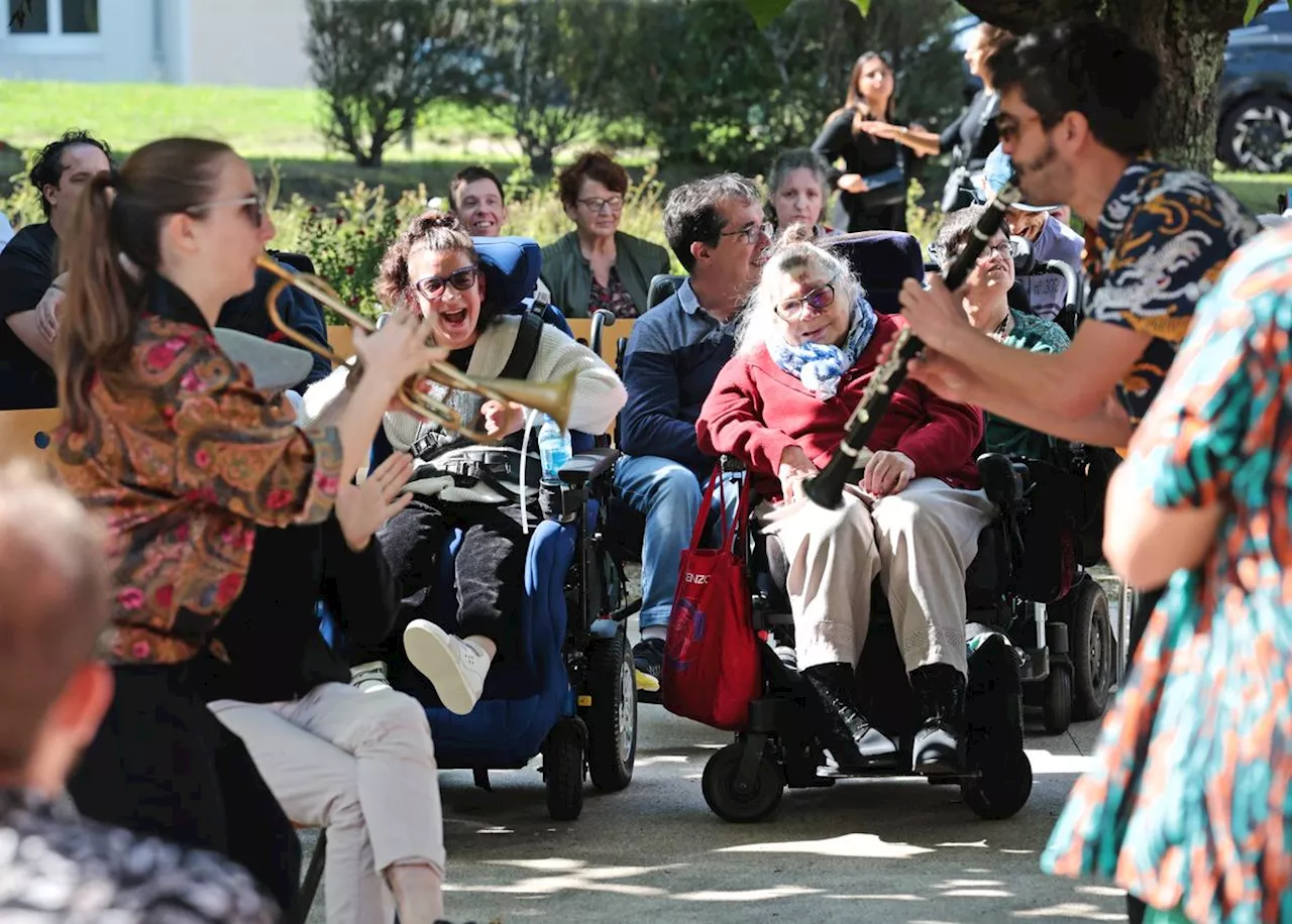 Moun en fanfare dans les Landes : un concert à l’EAM Majouraou pour l’inclusion des personnes handicapées