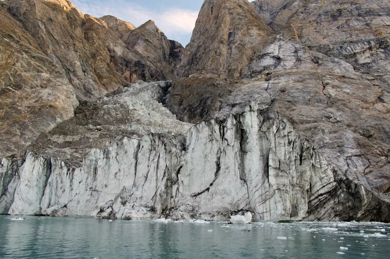 Skred førte til 200 meter høy tsunami i fjord på Grønland