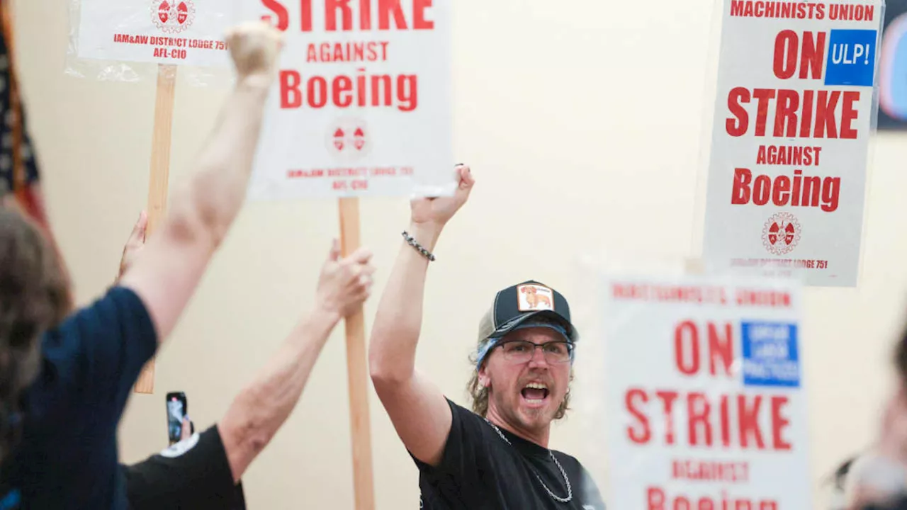 Boeing Union Votes to Strike, Halting 737 Production