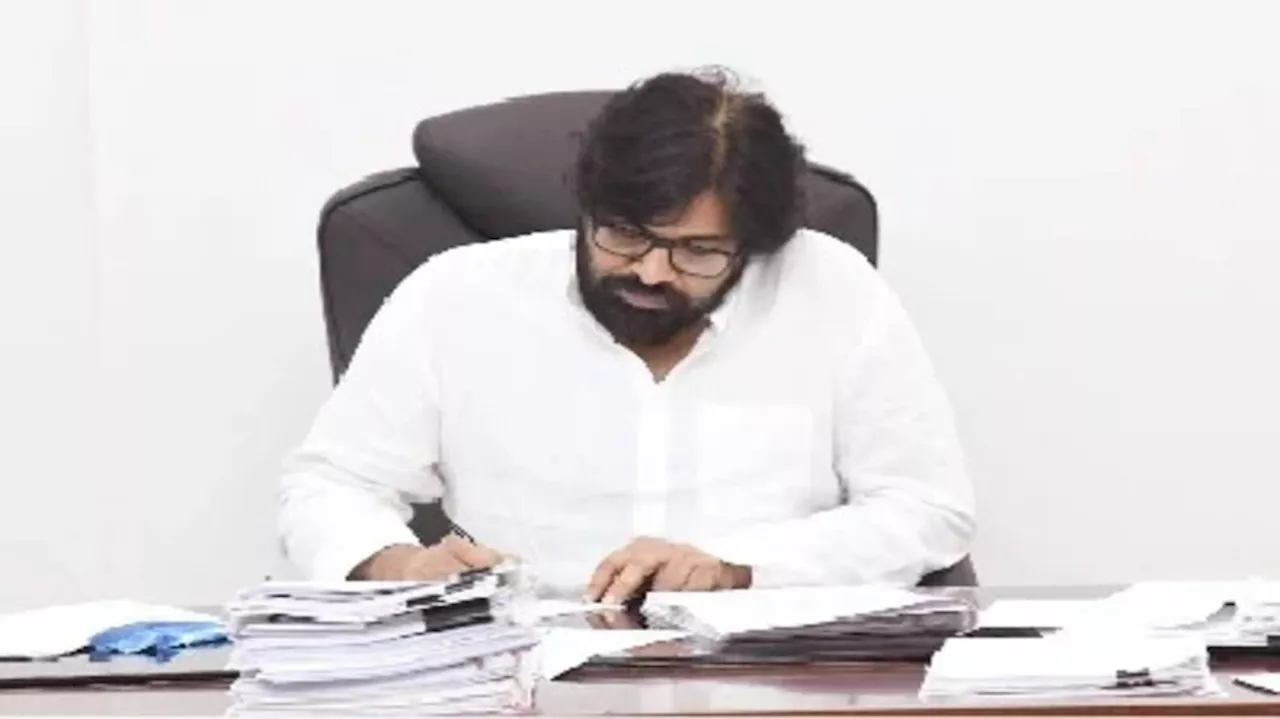 Pawan Kalyan: పవన్ సింప్లిసిటి చూసి హ్యాట్సాప్ చెప్పాల్సిందే