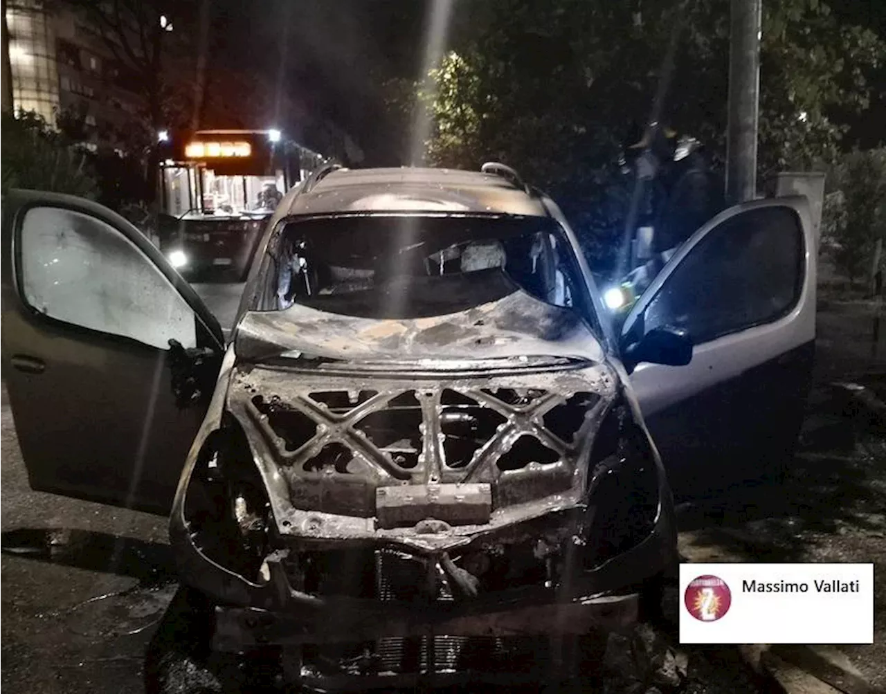 Massimo Vallati, incendiata l'auto dell'ex calciatore a Corviale