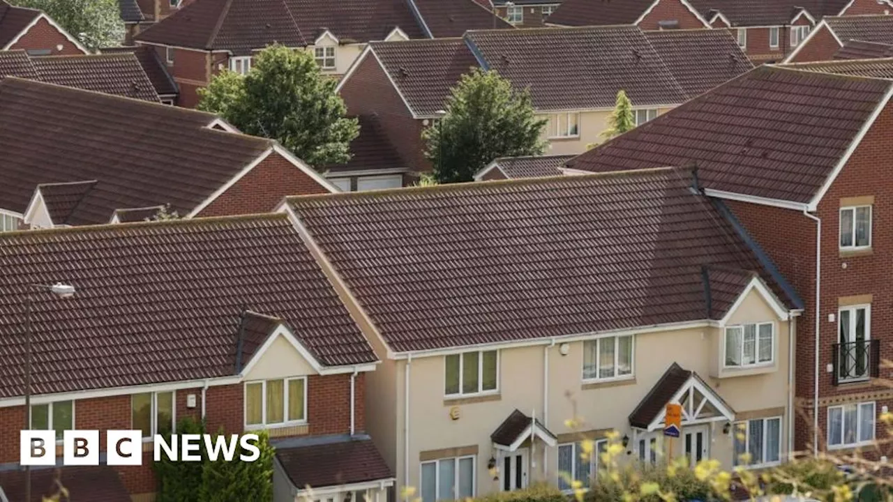 'Downward spiral' in North Northants council housing, leader says