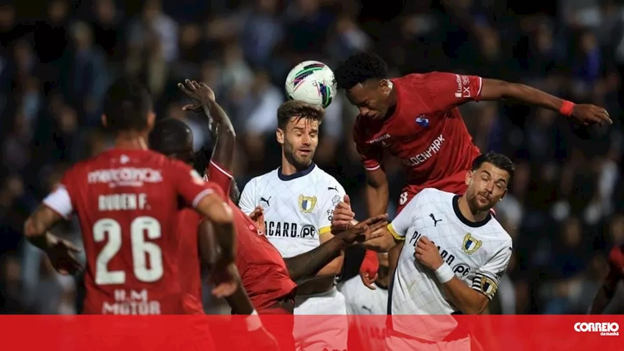 Famalicão empata com Gil Vicente e segura à condição o segundo lugar