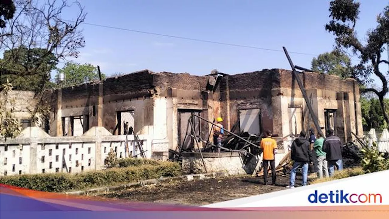 Hancurnya Rumah Cagar Budaya di Dago Bandung