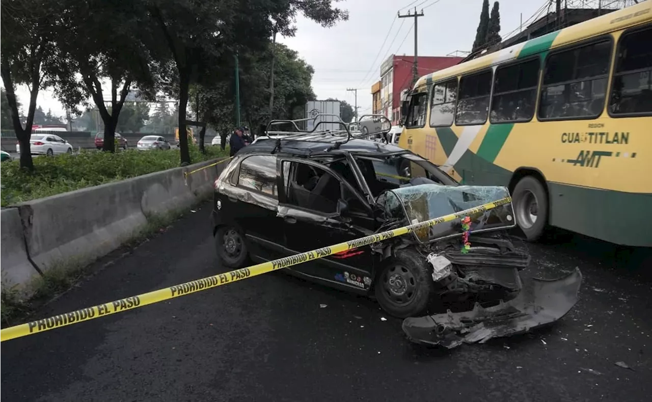 Choque entre camioneta de transporte público y automóvil deja un muerto en carretera México-Querétaro