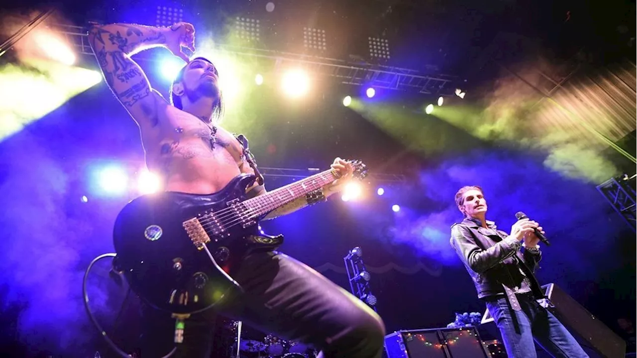 Jane's Addiction Concert Cut Short After Perry Farrell Appears To Assault Dave Navarro