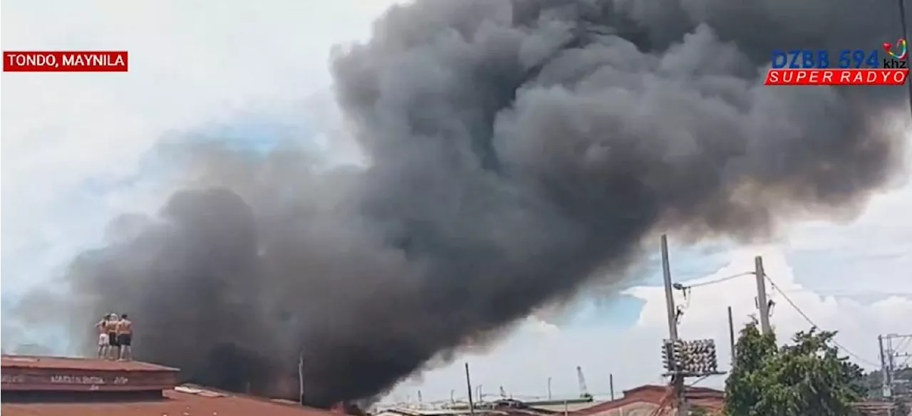 Huge fire hits residential area on Road 10 in Vitas, Tondo, Manila