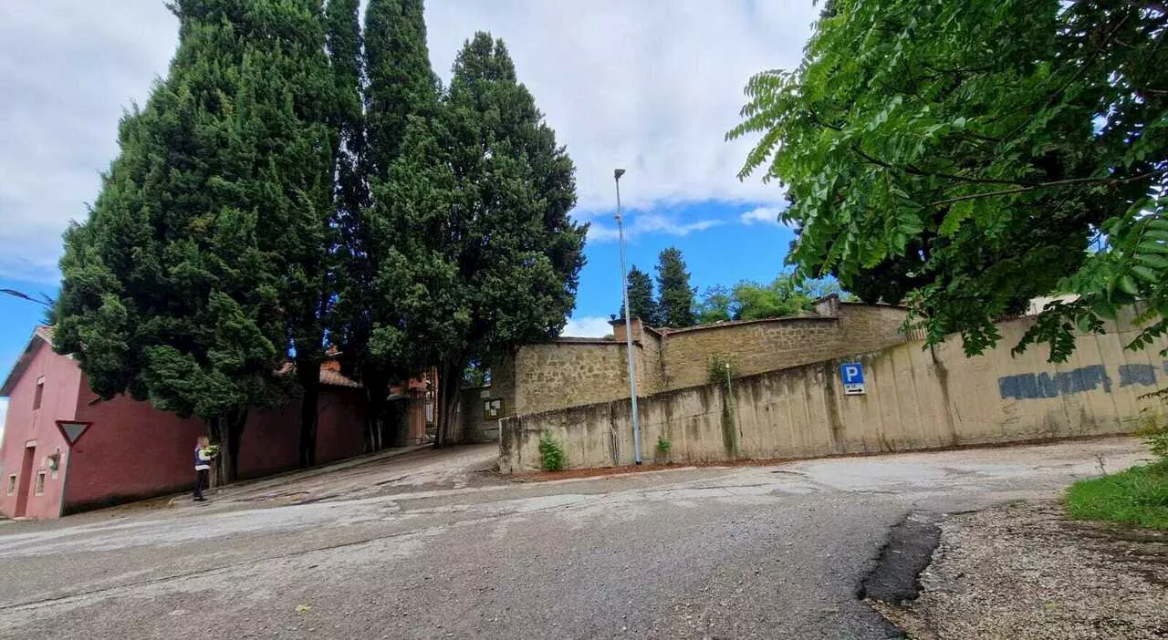 Perugia, dopo furti e aggressioni al cimitero di Ponte Valleceppi il Comune riattiva l'impianto di videosorveg