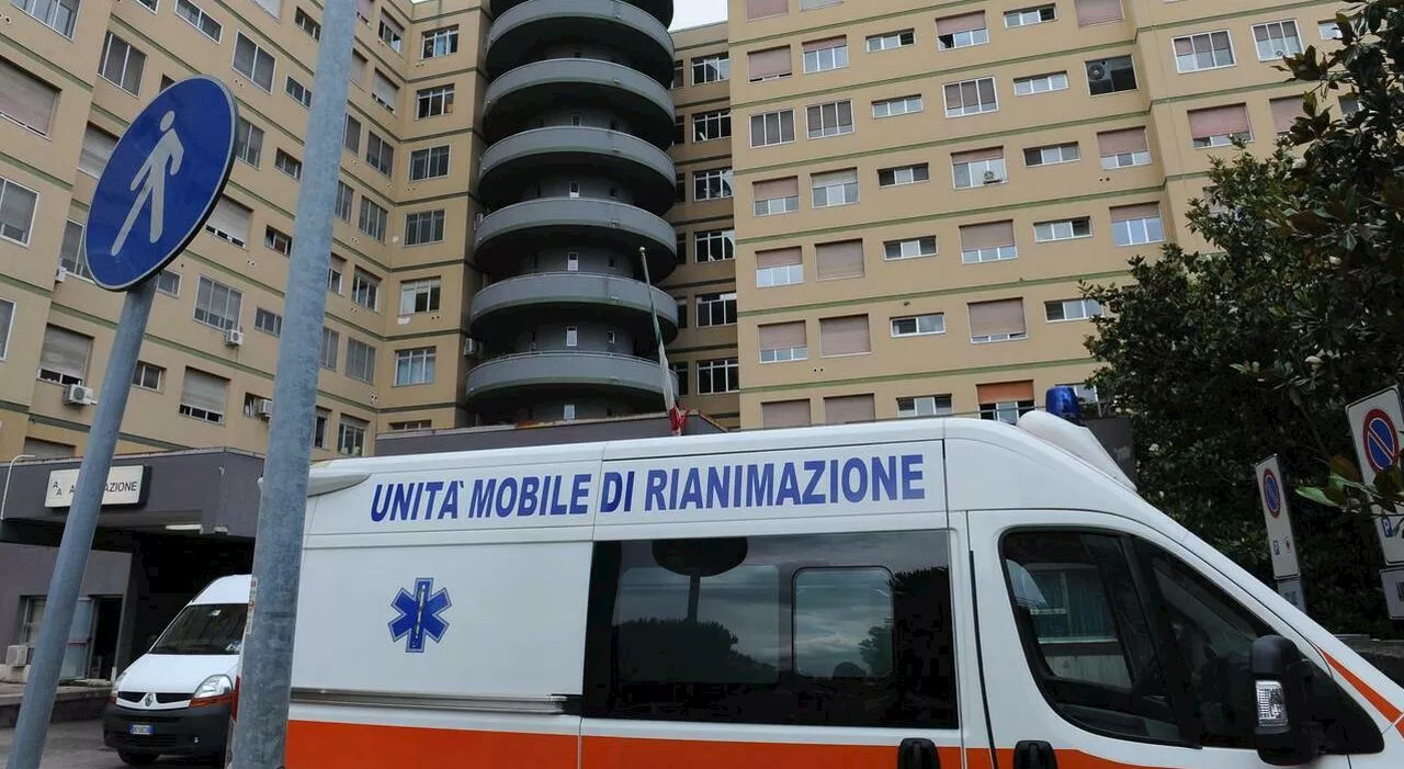 Pescara, 40 rom irrompono in ospedale dopo la morte di un parente: Oncologia come «un campo di battaglia, è vo