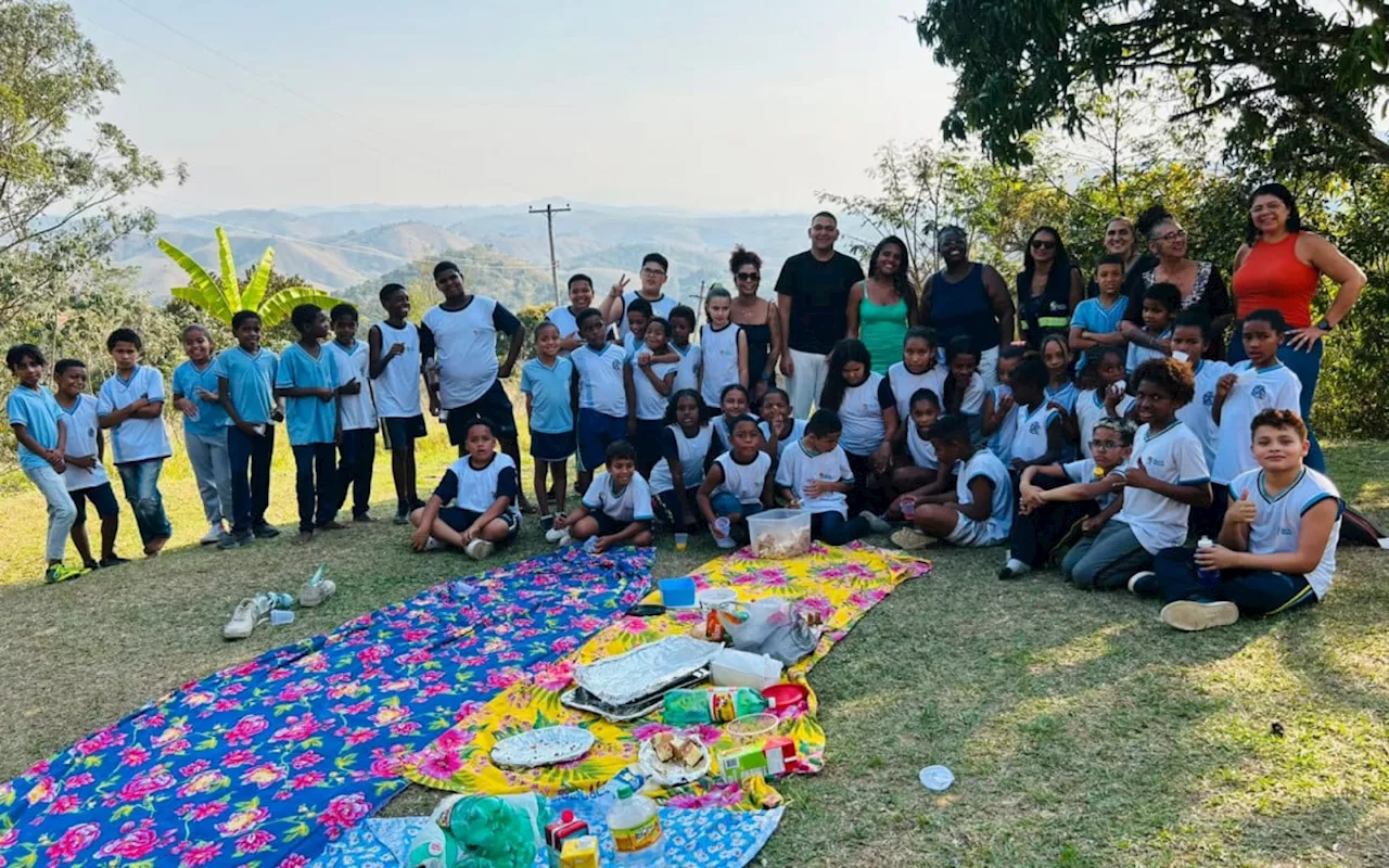 Alunos de Barra Mansa participam de visita à escola quilombola em Quatis