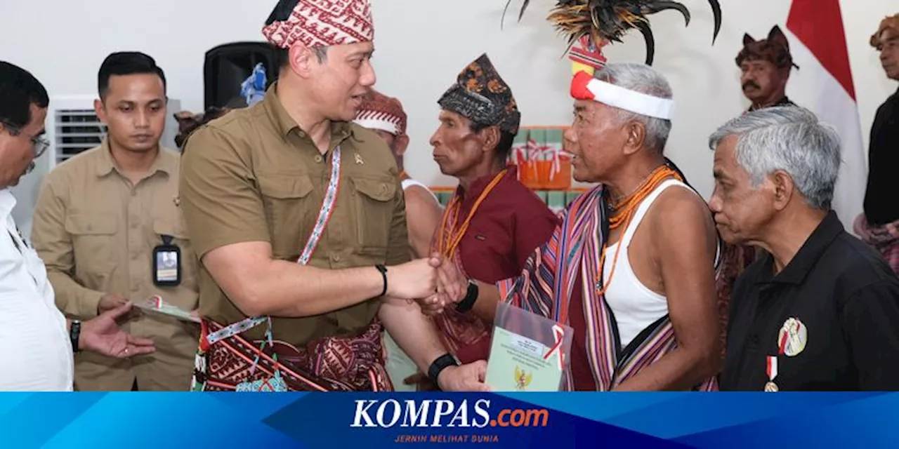 Momen Bersejarah, AHY Serahkan Sertifikat Tanah untuk Eks Pejuang Timor Timur