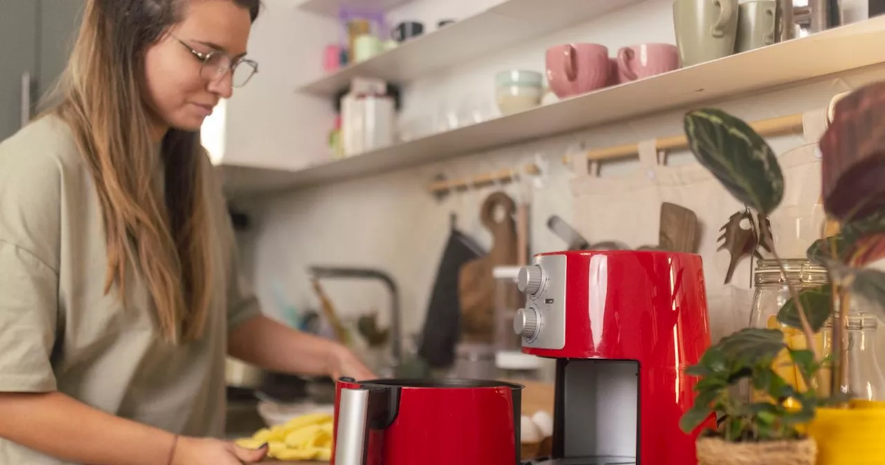 Air fryer users warned over popular dish that can clog up your device