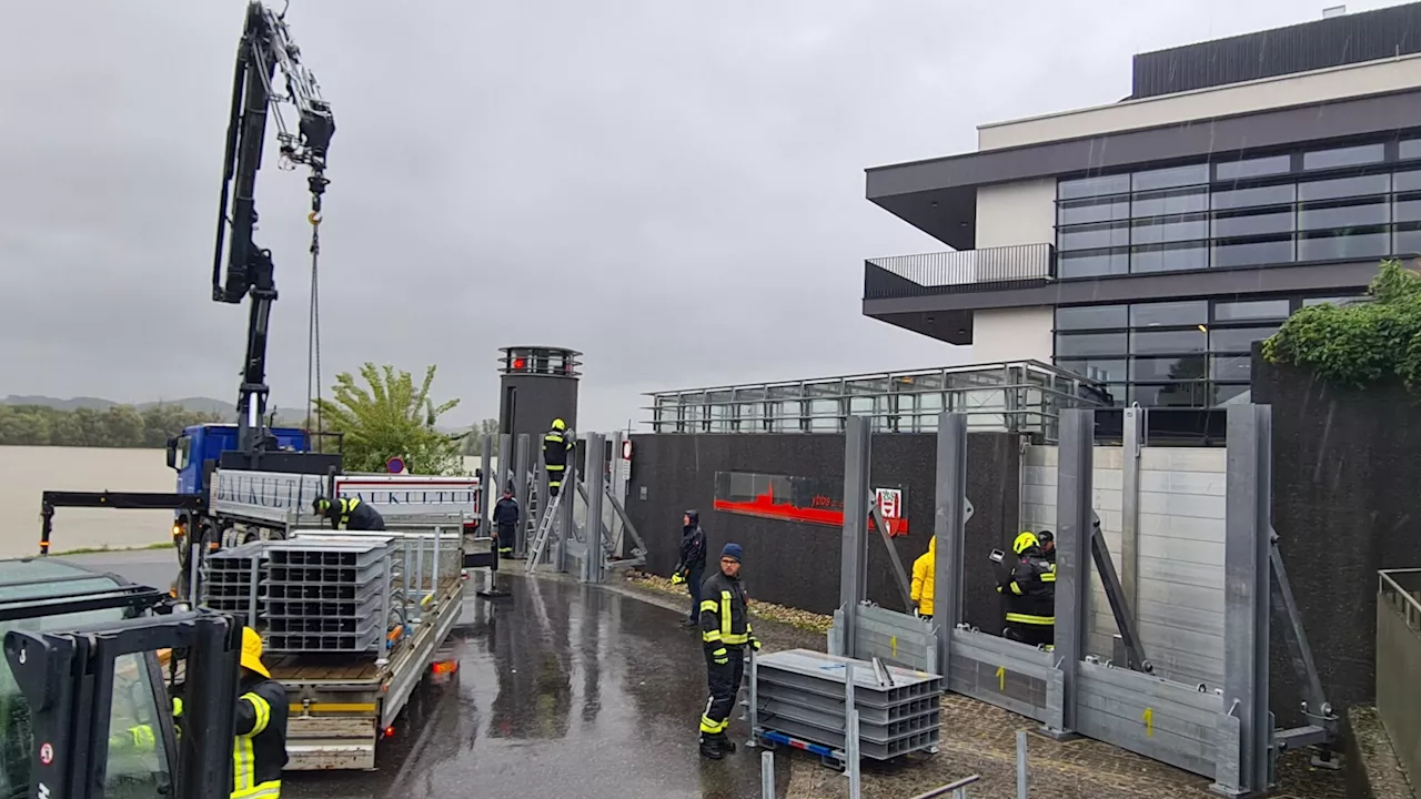 Lage spitzt sich zu: Melker Donaugemeinden starten Flutschutz-Aufbau