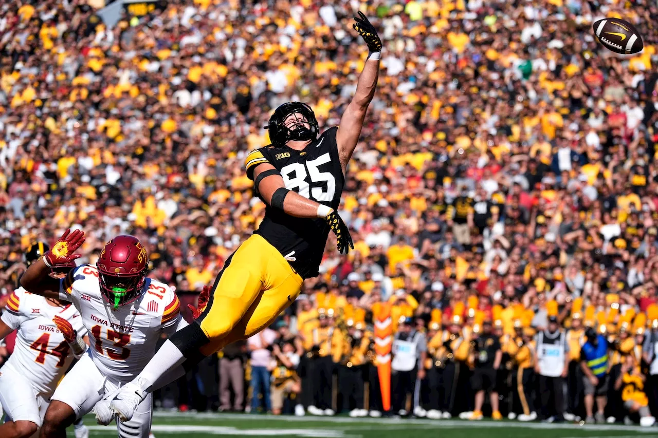 How to watch Iowa Hawkeyes football vs. Troy: Time, TV channel, FREE live streams