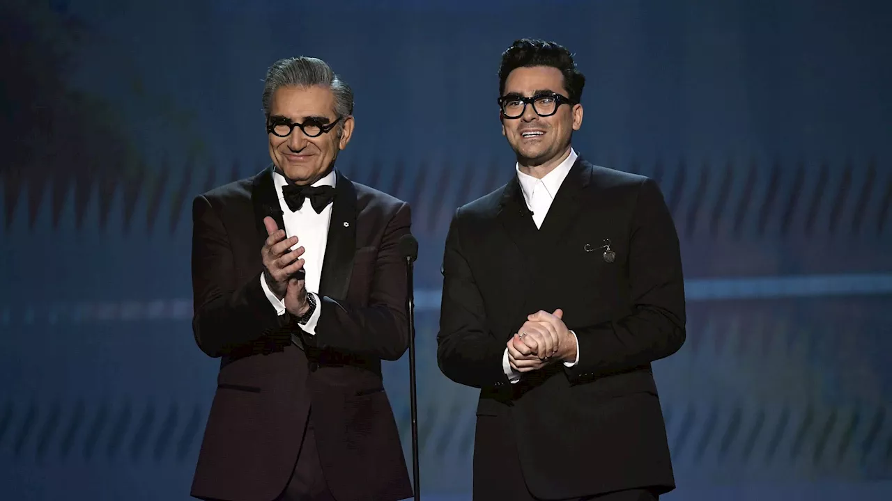 Dieses Vater-Sohn-Duo moderiert die Emmy-Verleihung 2024