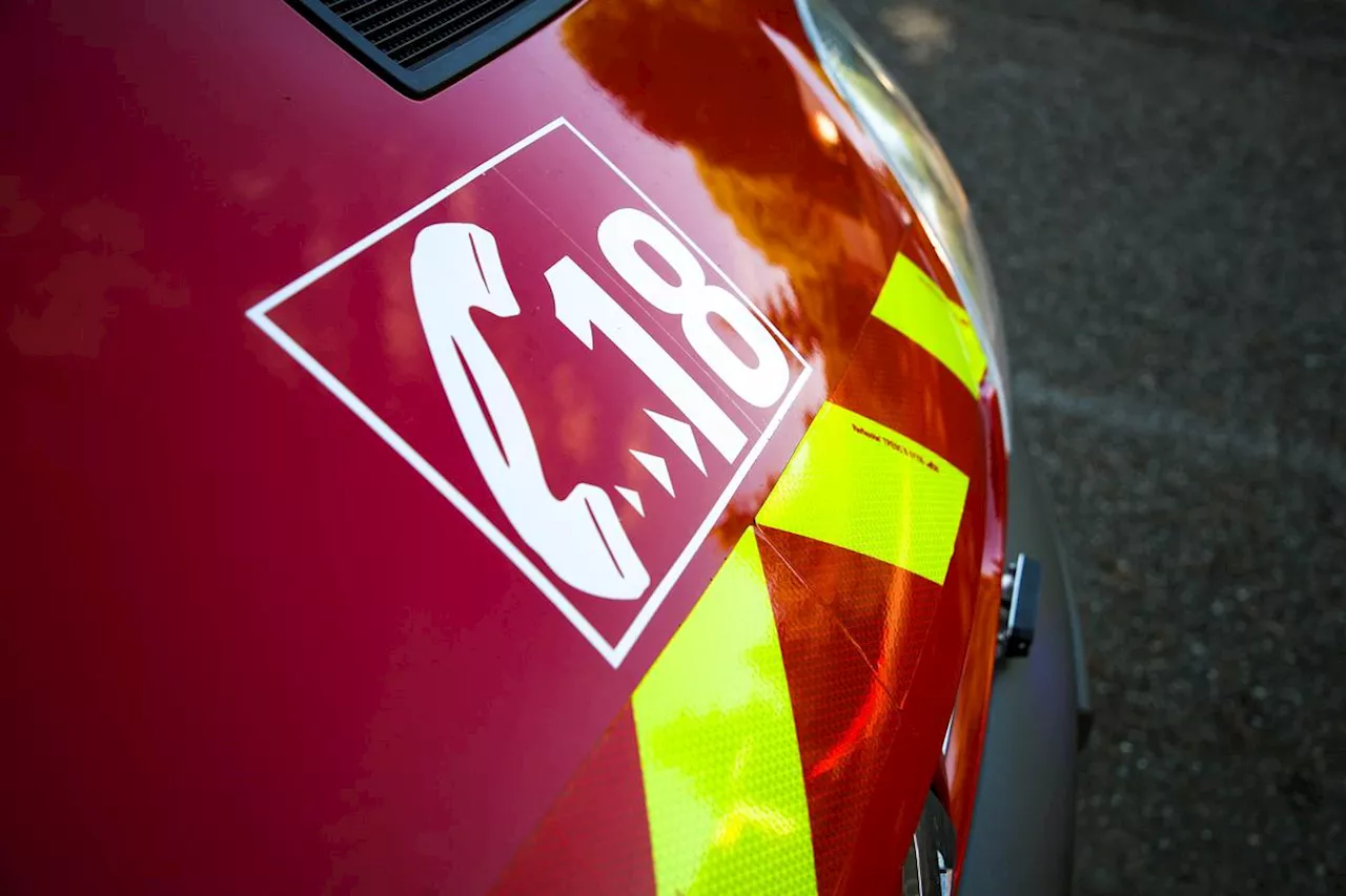 Dordogne : des panneaux solaires prennent feu sur la toiture d’une salle des fêtes