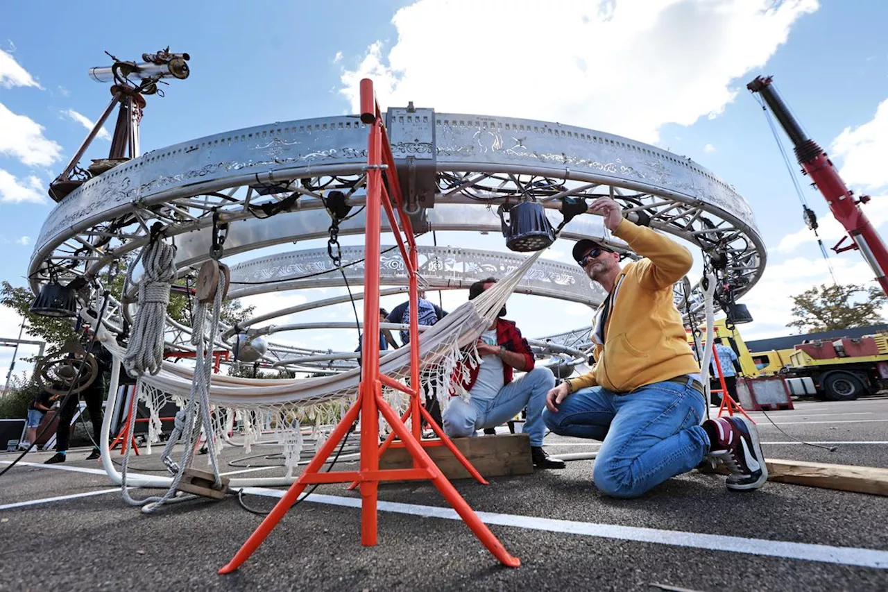 Moun en fanfare dans les Landes : Au cœur de l’installation de l’aérien spectacle « Galileo »