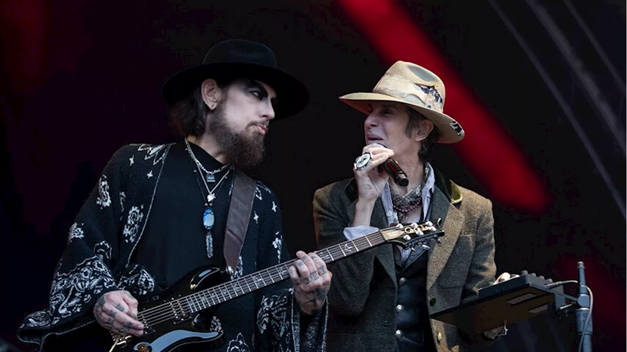 Jane's Addiction Tour Ends Abruptly After Perry Farrell Swings at Dave Navarro