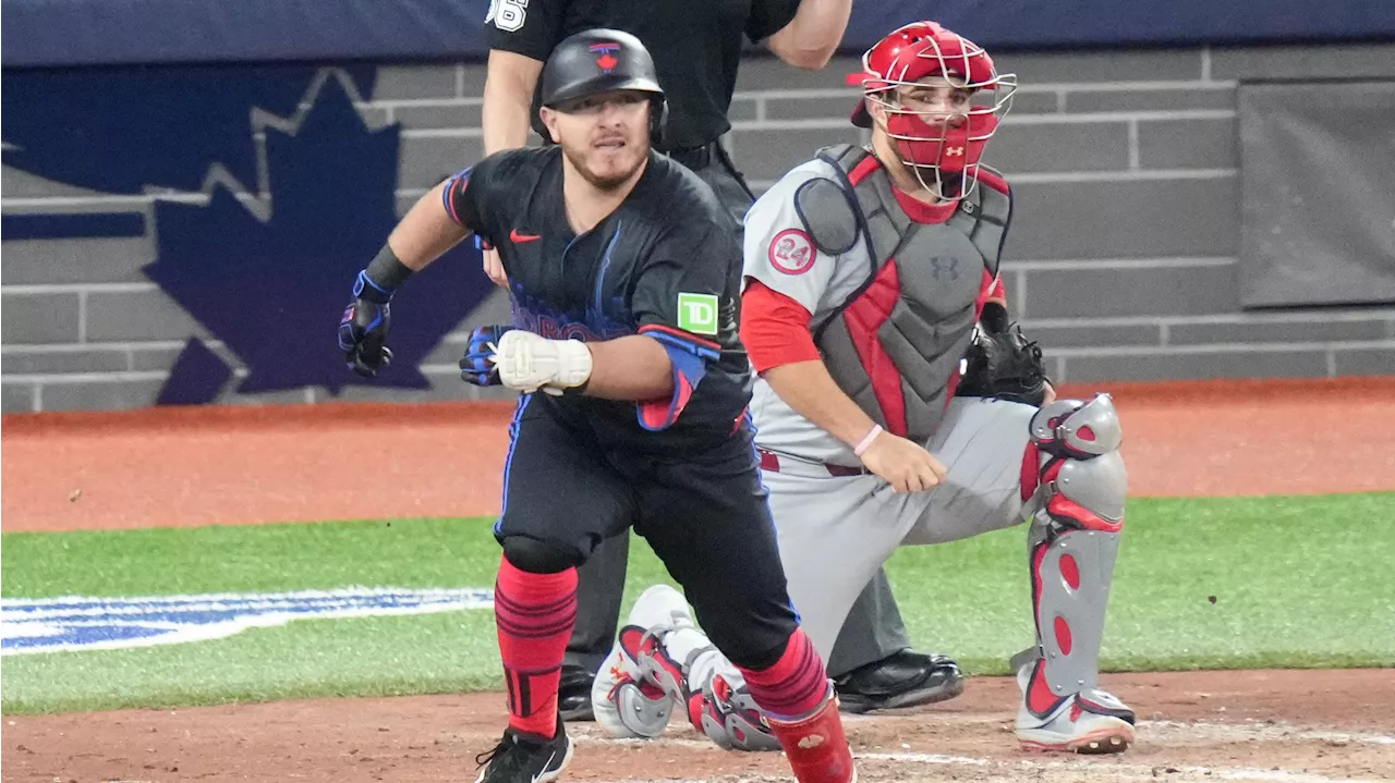 Kirk sends Blue Jays to walk-off win over Cardinals