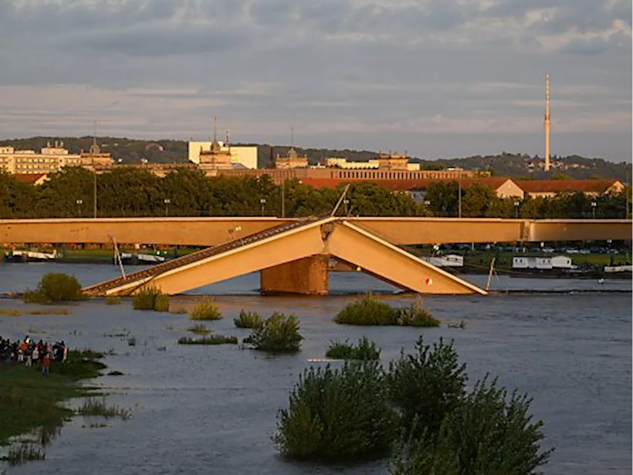 Arbeiten an eingestürzter Brücke in Dresden vorerst beendet