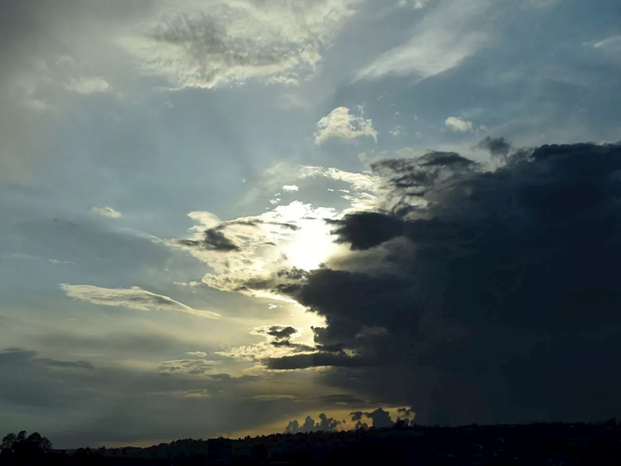 Maharashtra Weather News : आठवड्याचा शेवट तापमानवाढीनं; राज्यातील 'हा' भाग वगळता सर्वत्र पावसाची उघडीप