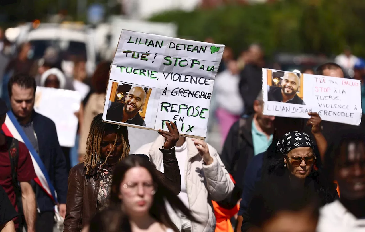 Une marche blanche en hommage à Lilian Dejean, l'employé municipal tué par balle à Grenoble