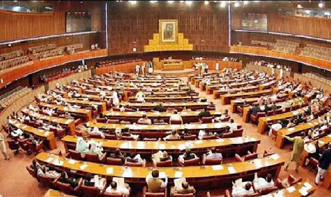 حکومت نے عدالدی اصلاحات کے بل میں چیف جسٹس کی ریٹائرمنٹ عمر میں اضافہ کرنے کا فیصلہ مسترد کردیا