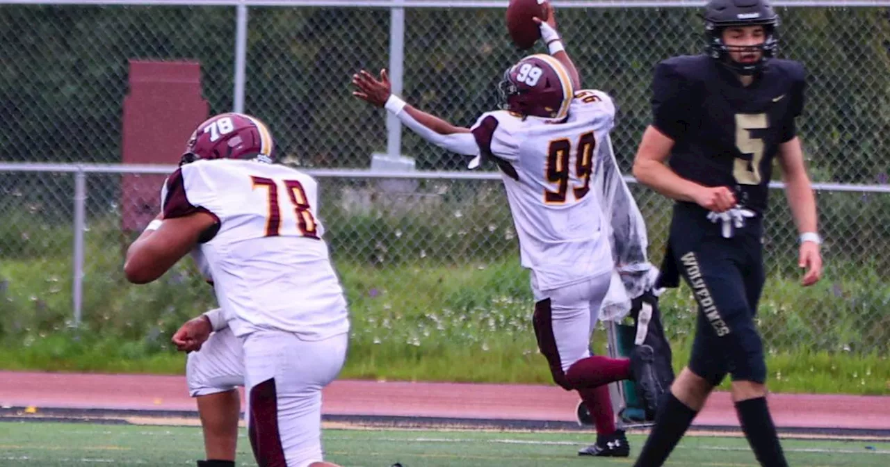 Back-to-back defensive touchdowns propel undefeated Dimond past South