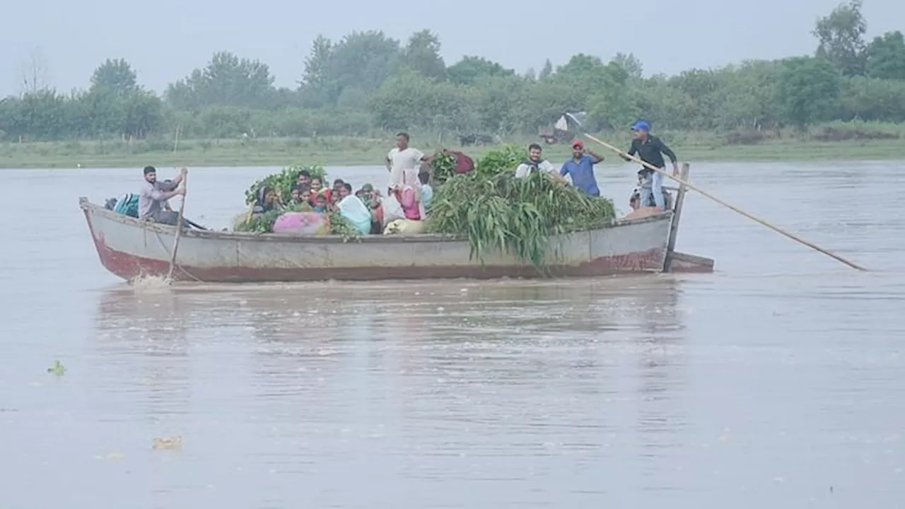 Weather: मुरादाबाद में 15 साल बाद खूब बरसे बादल.. छह दिन में 195 मिमी बारिश, शहर की गलियों में चलने लगी नाव