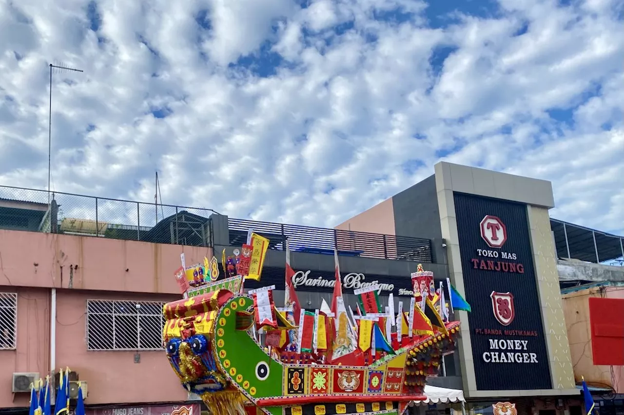 Pawai Tatung Mengeratkan Keberagaman Budaya di Kota Batam