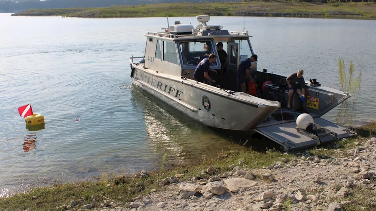 Volunteers work to clean and improve Lake Travis in 30th Annual Lake Travis Cleanup