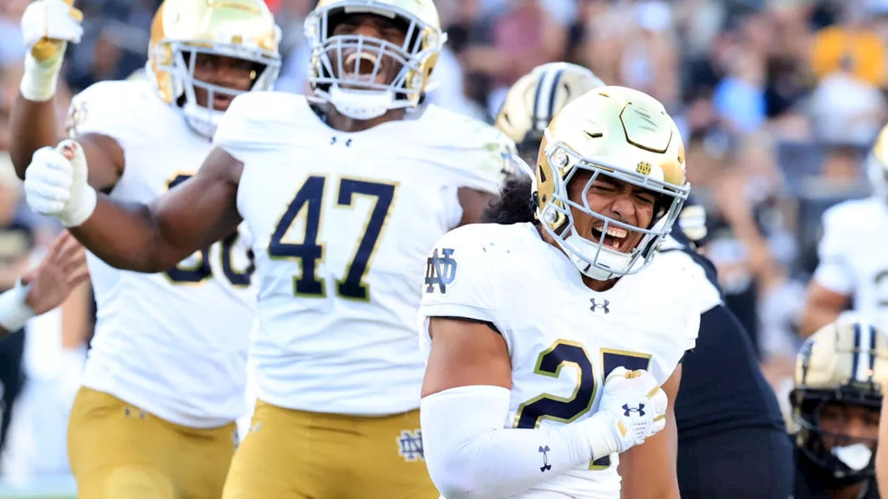 Notre Dame Crushes Purdue 66-7 Behind Leonard, Love Rushing Performances