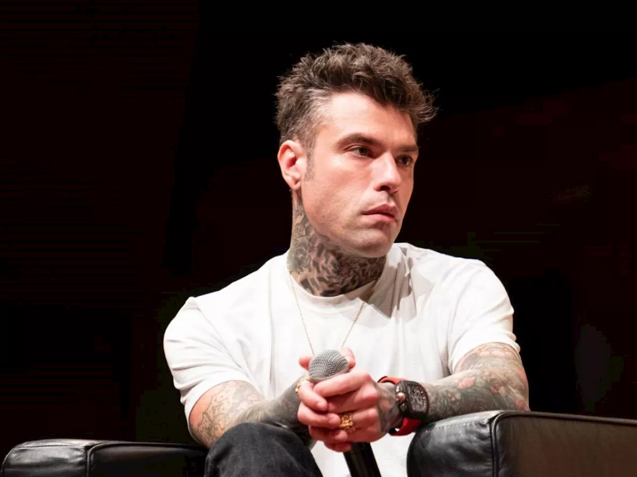 Bimbo muore sul campetto da calcio ma il concerto di Fedez non si ferma: è polemica