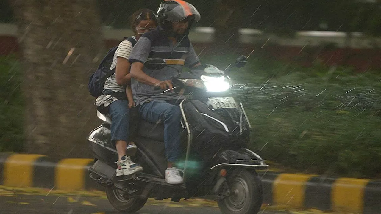 Delhi Rain Update: मौसम विभाग ने साफ की मानसून के विदाई लेने की तारीख? जानिए कब से कम होने लगेगी बारिश