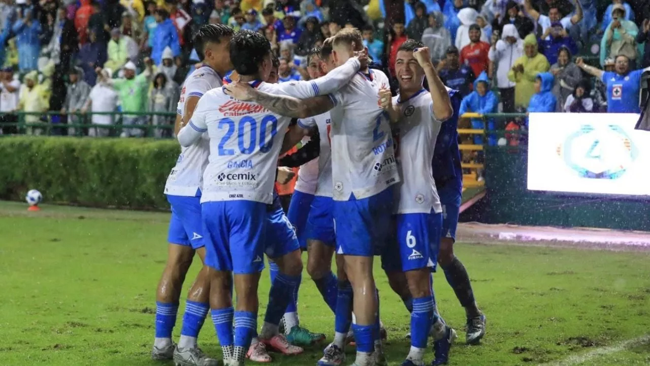 Cruz Azul sigue imparable, La Máquina no suelta el liderato tras remontada ante León