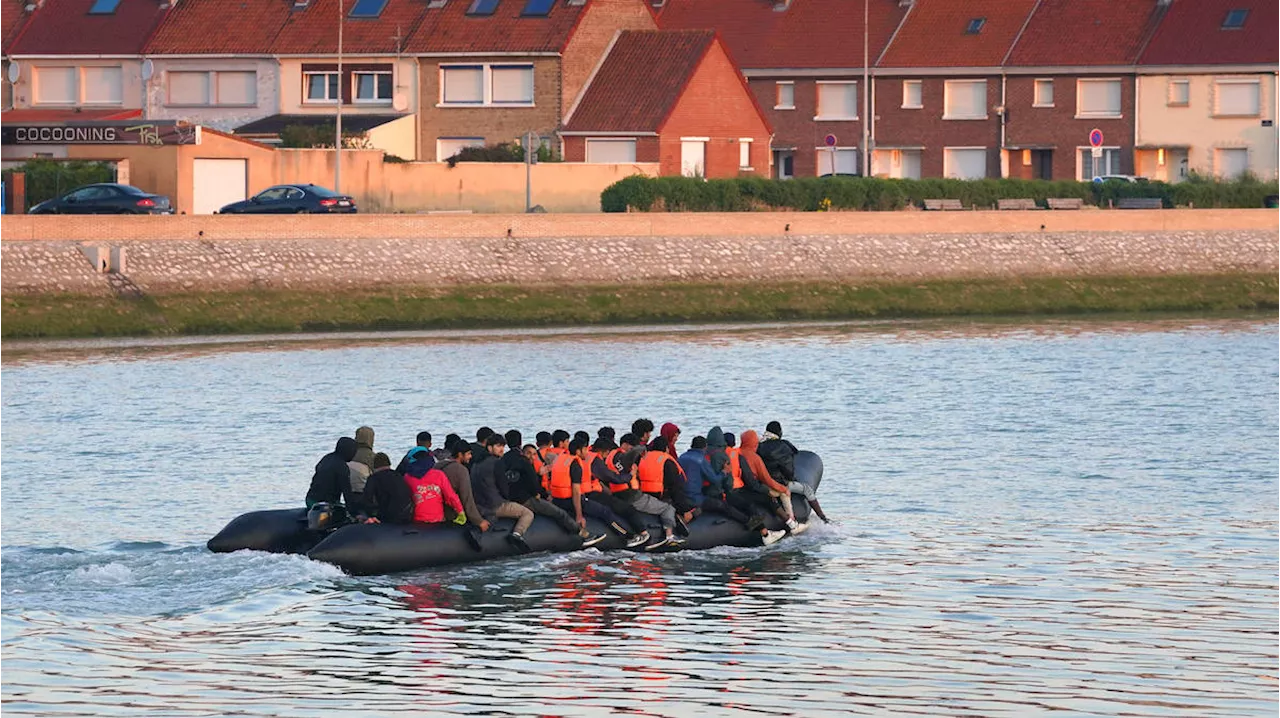 At least eight migrants die while attempting to cross English Channel