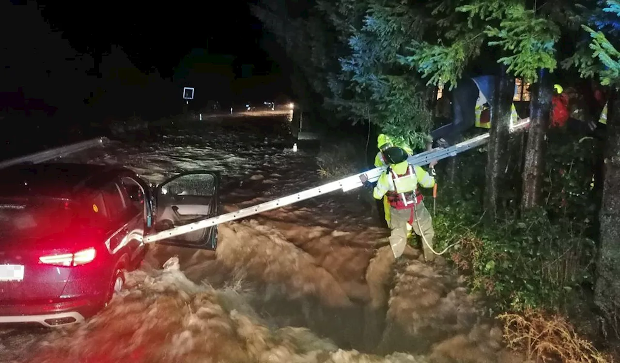 Hochwasser-Lage immer dramatischer: Staudamm bricht, mehrere Tote