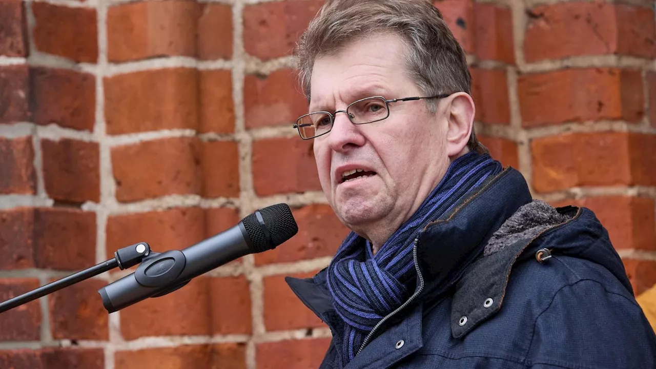 SPD-Politiker Stegner tritt bei Friedensdemo auf – ebenso Wagenknecht