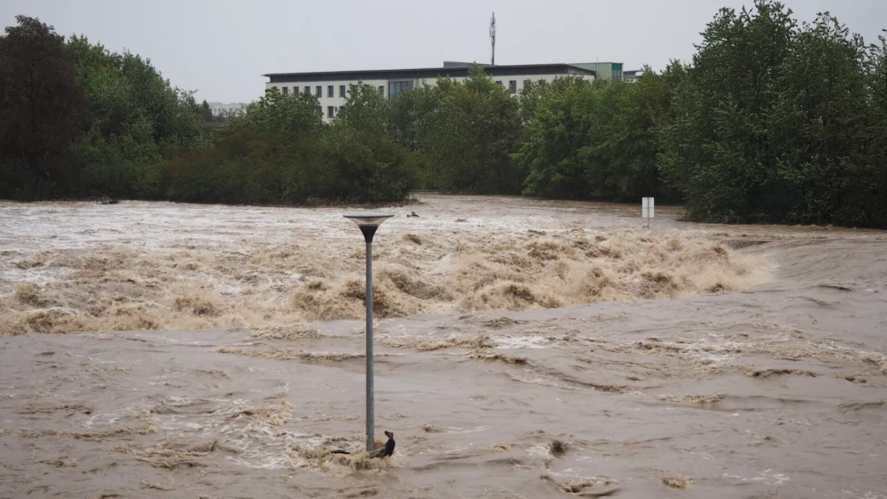 Hochwasser: Tausende Floriani im Einsatz, „höchste Vorsicht geboten“