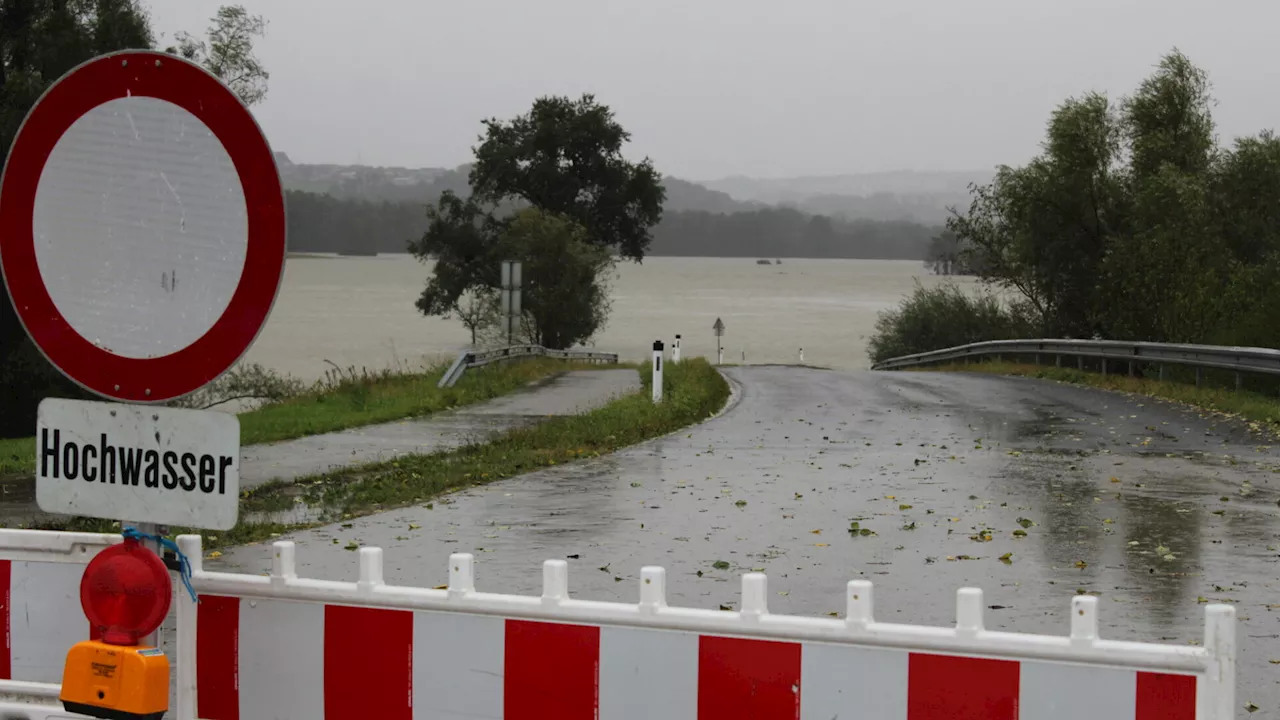 Hochwasserlage verschärft sich: 800 Hektar in der Au überflutet