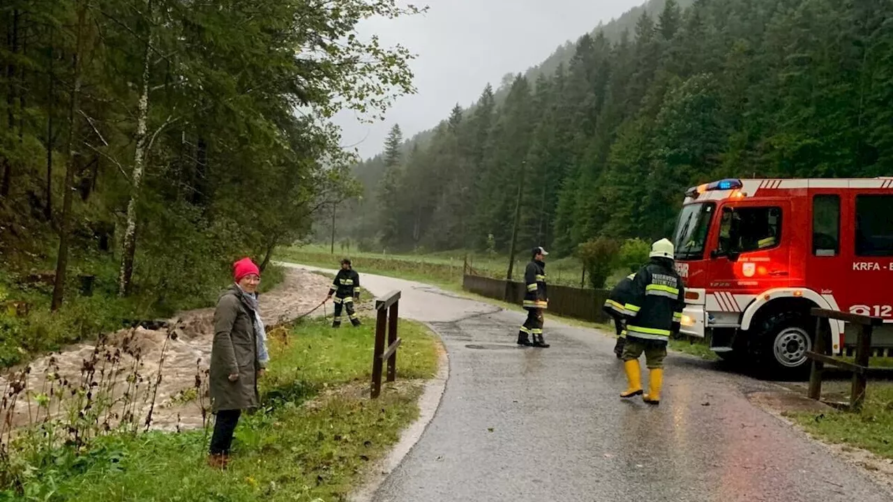 Überschwemmungen: Rund 150 Feuerwehrleute im Piestingtal im Einsatz