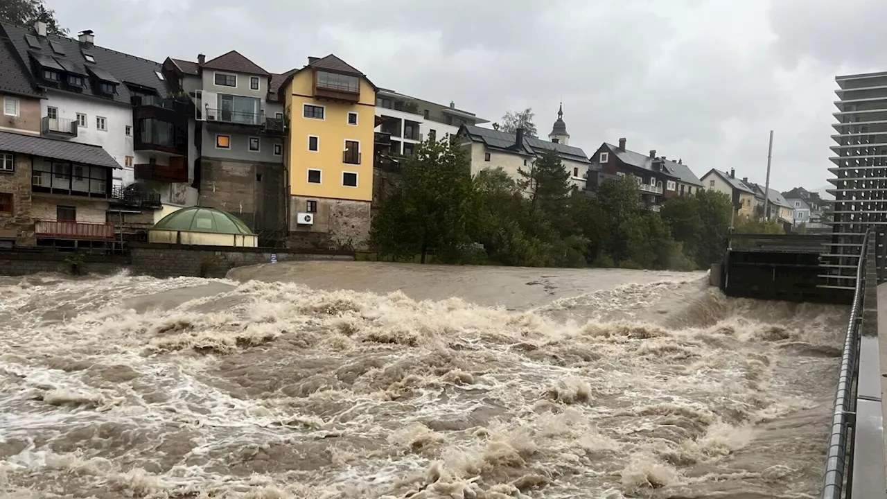 Wasserstand der Ybbs in Waidhofen/Y. über Nacht massiv gestiegen