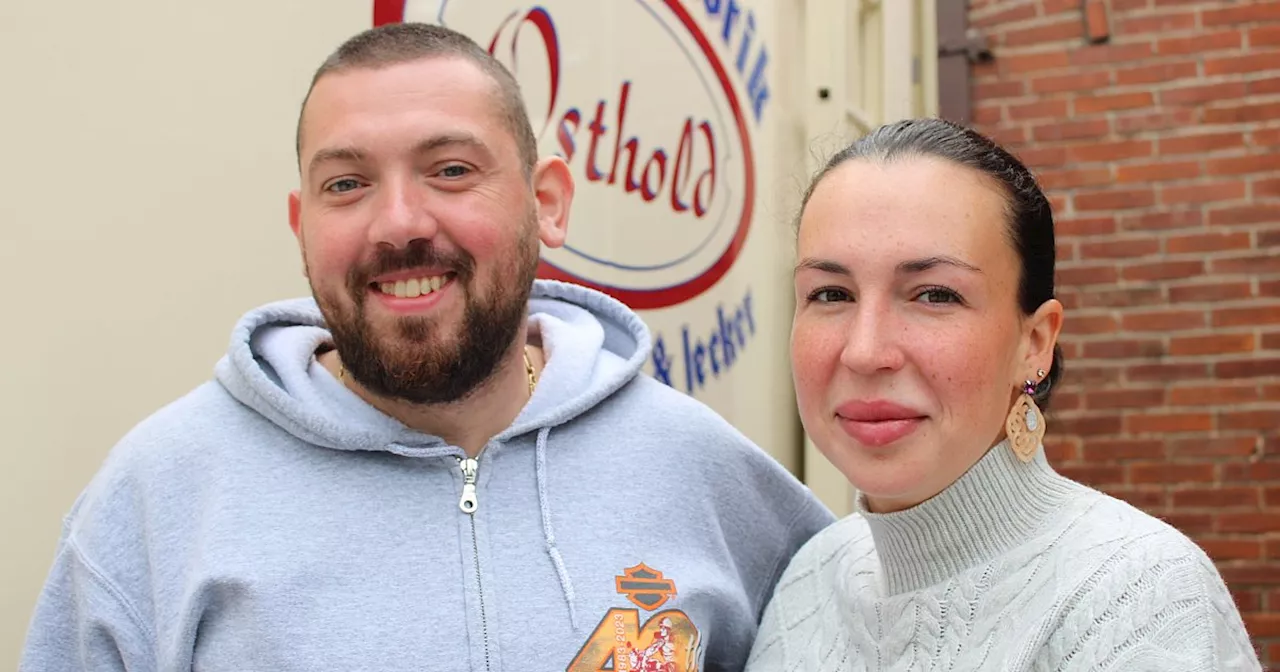 Gottes Segen für Schmalzkuchen: Pfarrer tauft Verkaufswagen auf dem Blasheimer Markt