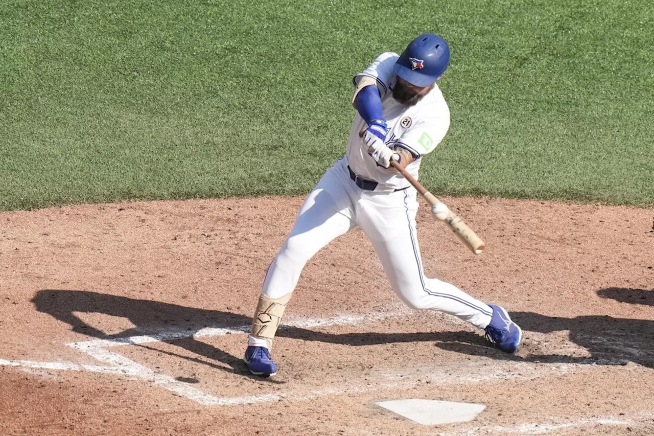 Lukes lifts Blue Jays over Cardinals 3-2; Toronto gets three-game sweep