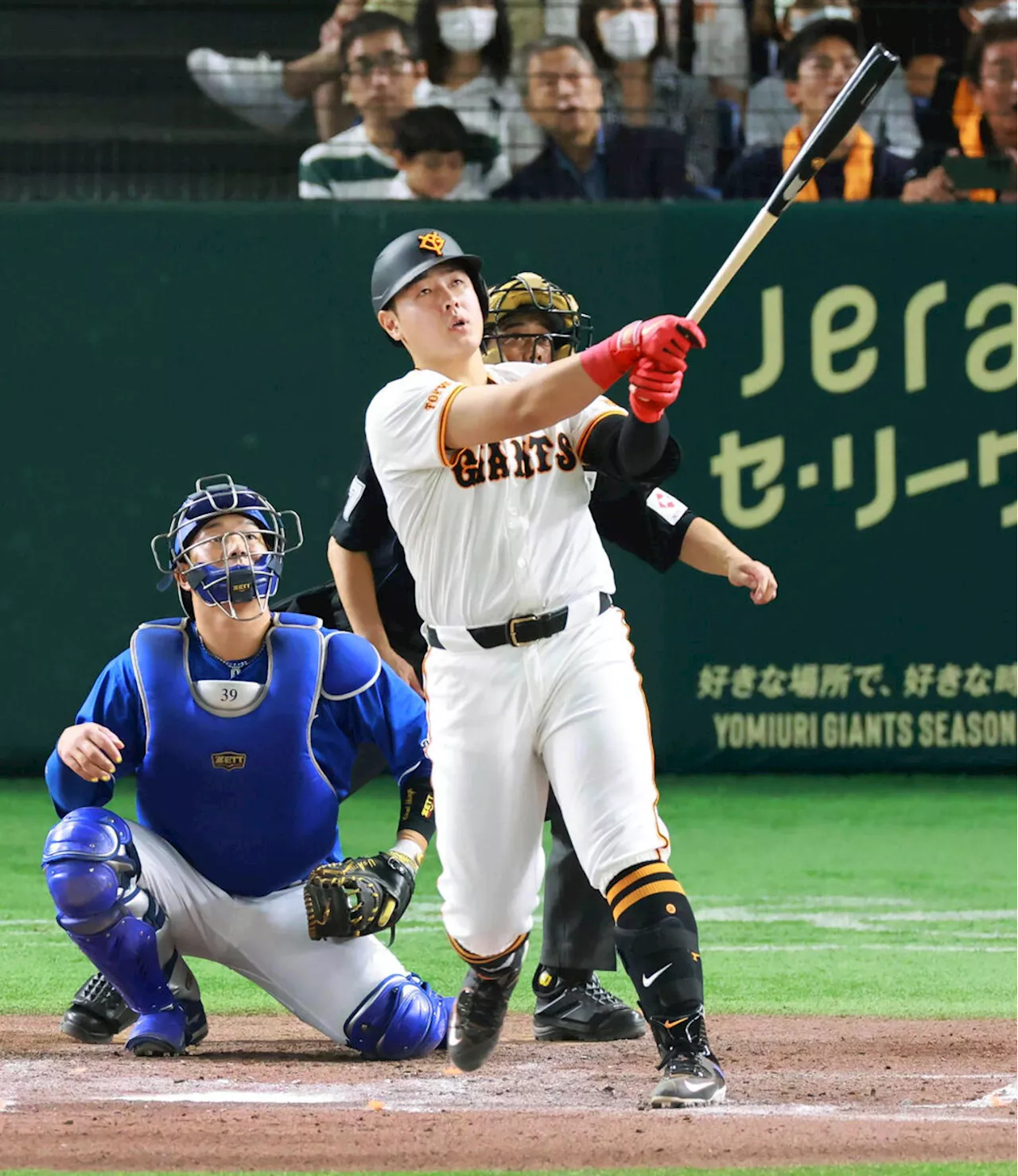 岡本和真が看板直撃弾 同点に追いつかれた直後の大きな一発に今季最多スタンドどよめく