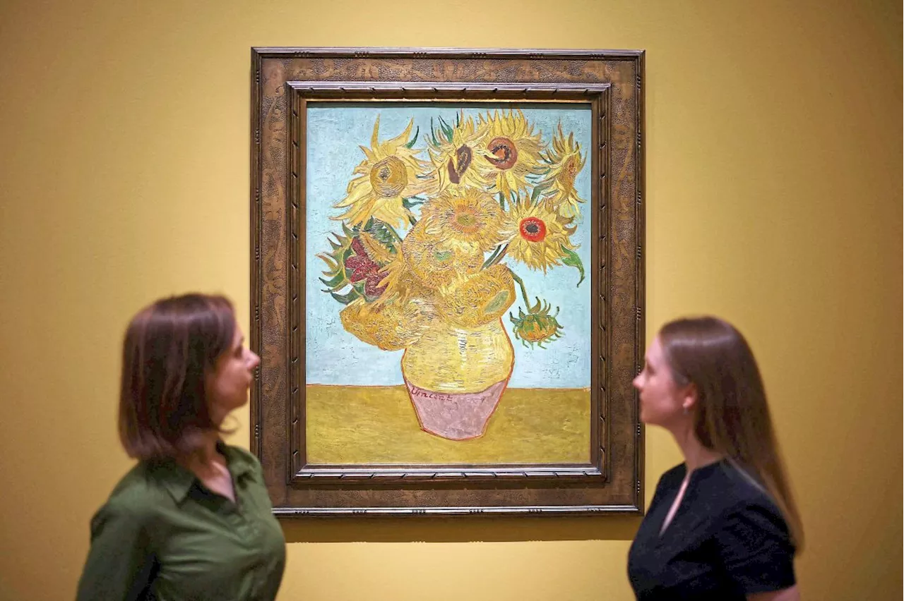 Dutch painter Van Gogh ‘Sunflowers’ brought together in London show