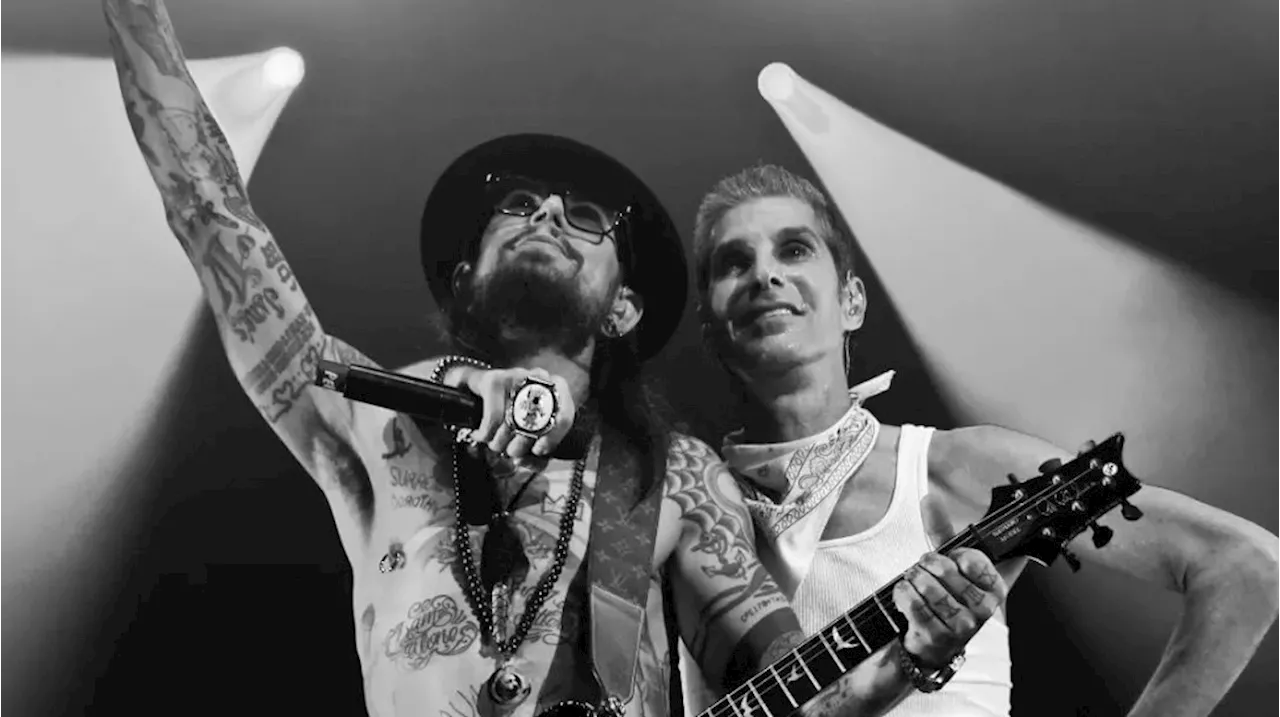 Perselisihan Antar Vokalis dan Gitaris Jane's Addiction Tutup Konser Mendadak