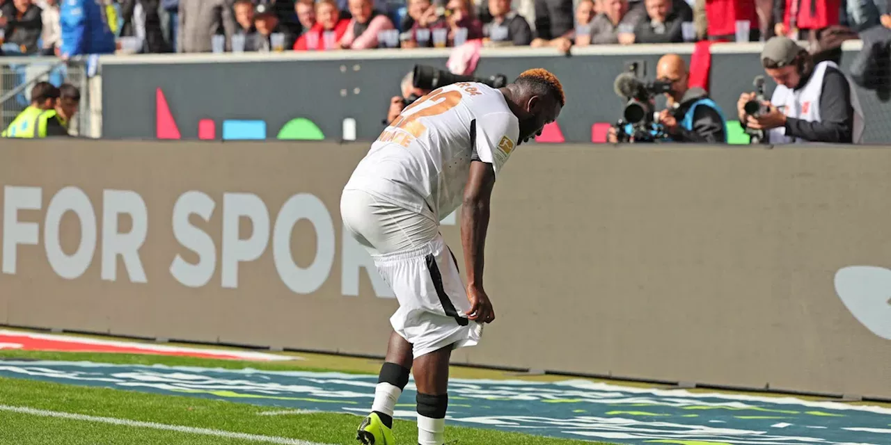 Boniface trekt broek omlaag na doelpunt, Leverkusen wint oefenwedstrijd