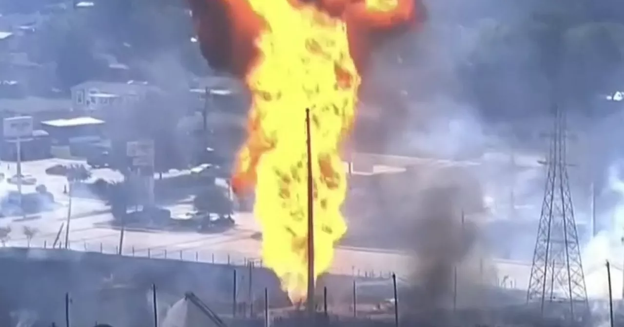 Pipeline explosion, fire prompt evacuations in Houston suburb