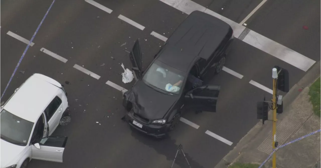 Gun allegedly fired during citizen's arrest outside Melbourne primary school